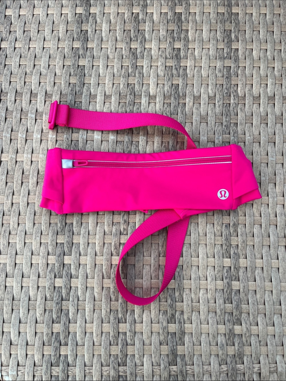 Lululemon Fast and Free Running Belt in Jeweled Magenta size L/XL